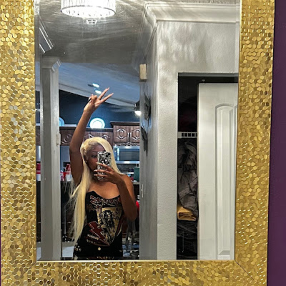 Meet your Posher, Janiya